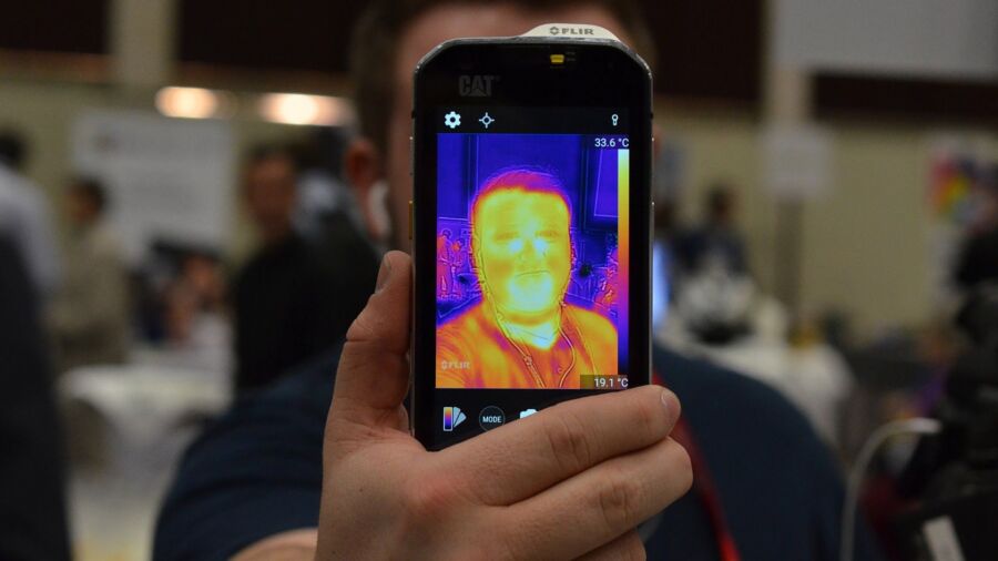 Smartphone avec caméra thermique